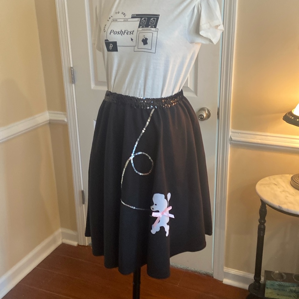 Women’s Poodle Skirt - Picture 2 of 14